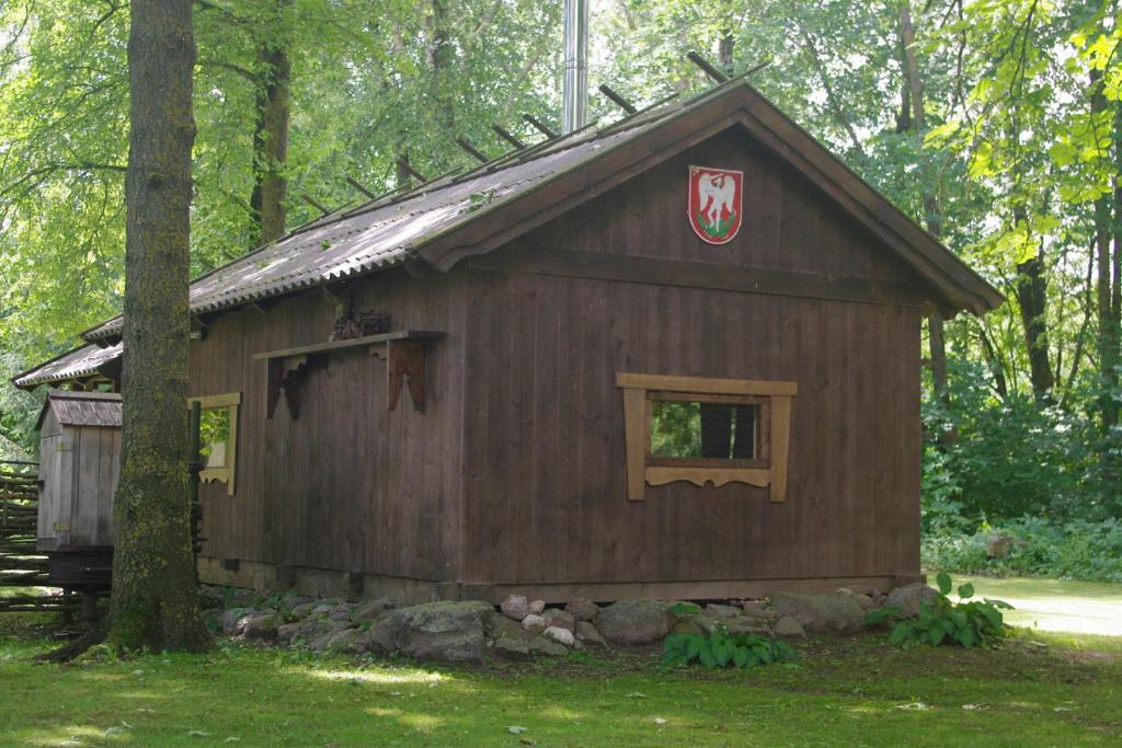 Medže dirbtuve room 1